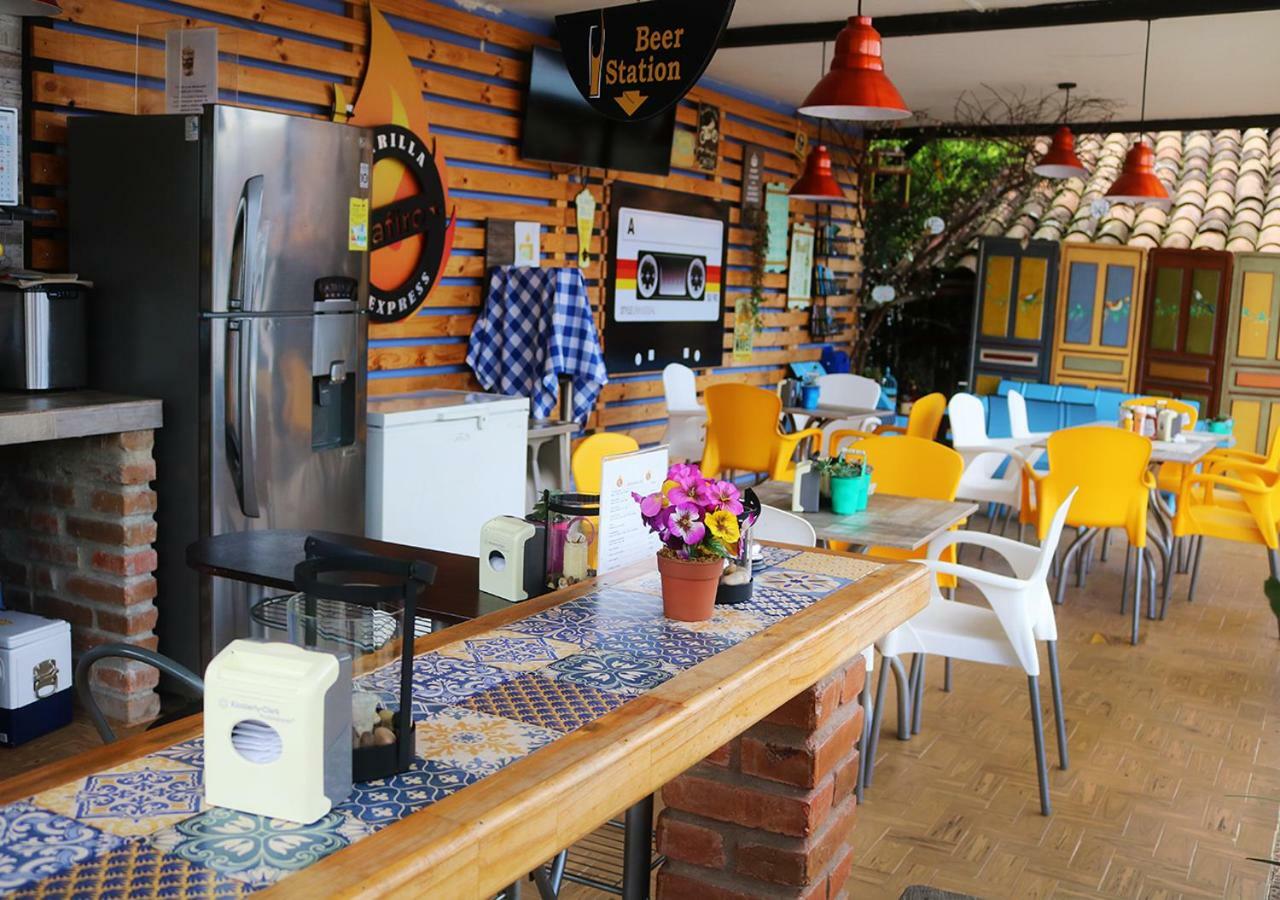 Hostal El Zafiro Del Cafe Hotel El Meson  Exterior photo